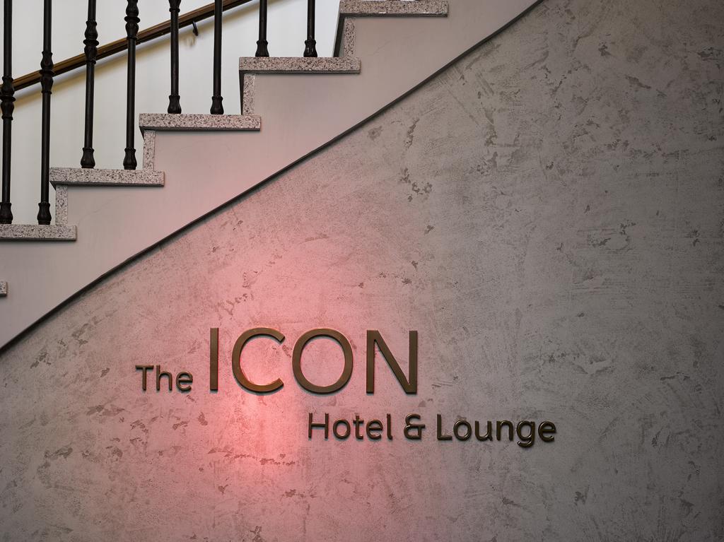 The ICON Hotel & Lounge