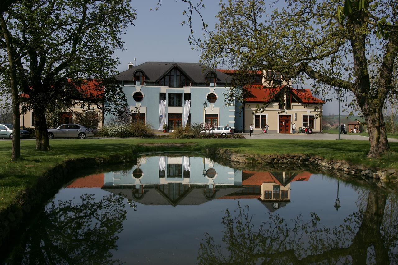 Darovanský dvůr Resort